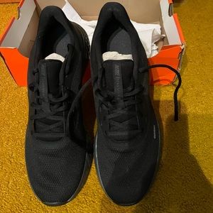 Nike Revolution 5 Men's Running Black Shoes size 11 with box